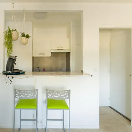 Vue Etang Apartment *